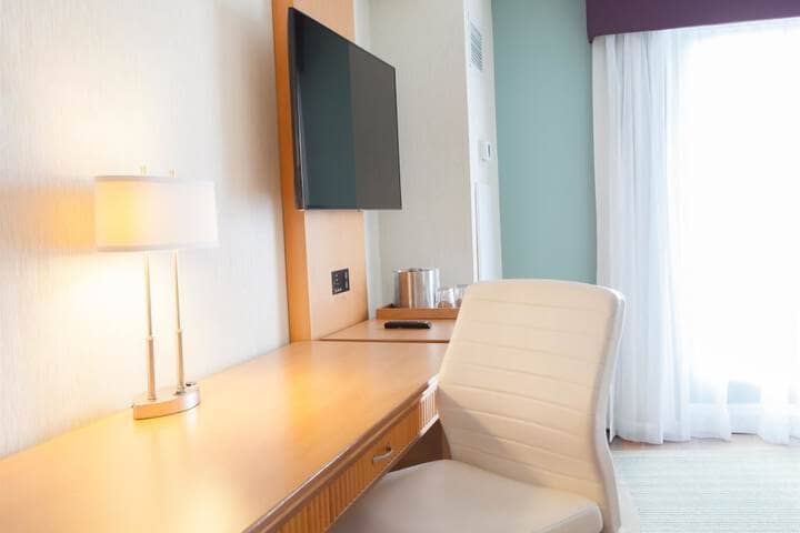 Room 12 of 32