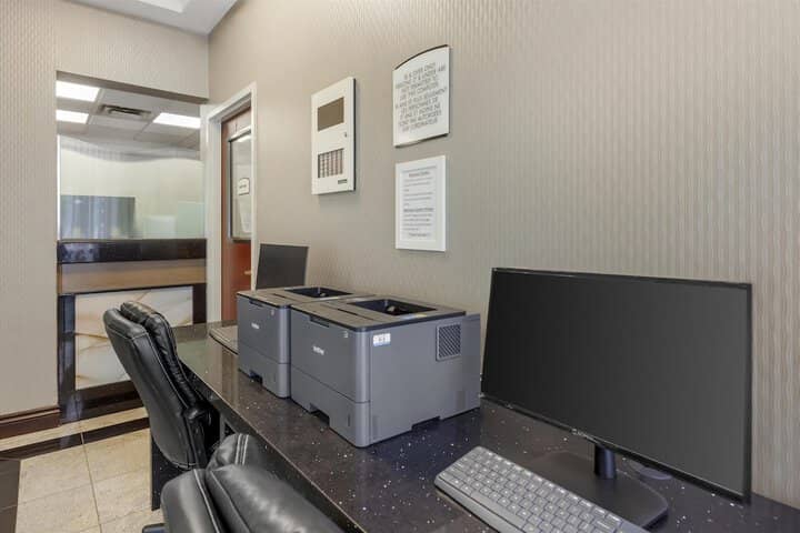 Business Center 37 of 38